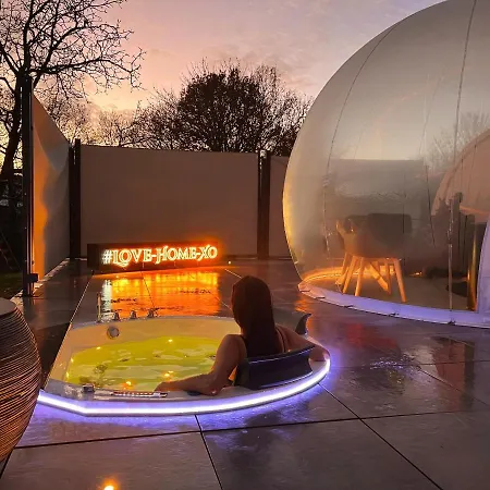 ラブホテル Bulles Gonflables - Xo *