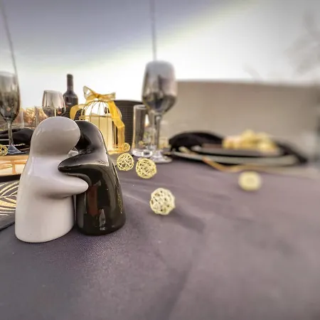 ラブホテル Bulles Gonflables - Xo *